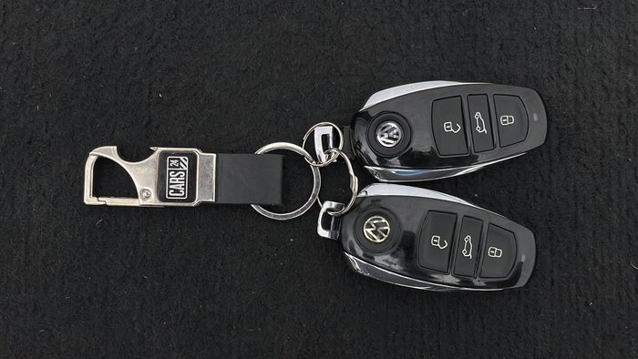 VOLKSWAGEN TOUAREG-Key Close-up