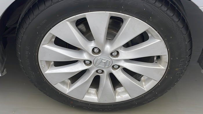 HONDA ACCORD-Alloy Wheel LHS Rear Scratch
