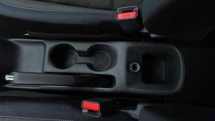 NISSAN KICKS-Centre Console Cover Missing