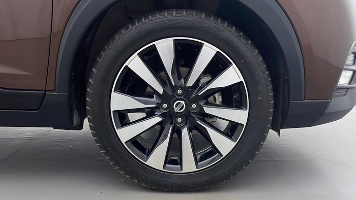 NISSAN KICKS-Right Front Tyre