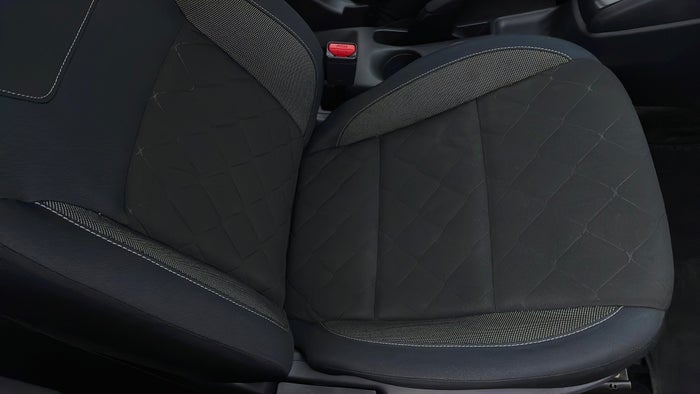 NISSAN KICKS-Seat RHS Front Stain