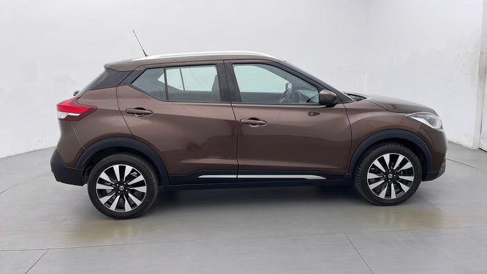 NISSAN KICKS-Right Side View
