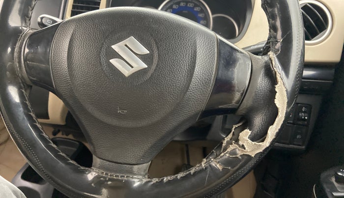 2018 Maruti Wagon R 1.0 VXI, Petrol, Manual, 54,312 km, Steering wheel - Steering cover is minor torn