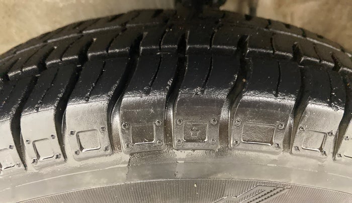 2018 Maruti Alto 800 LXI, Petrol, Manual, 16,179 km, Left Front Tyre Tread