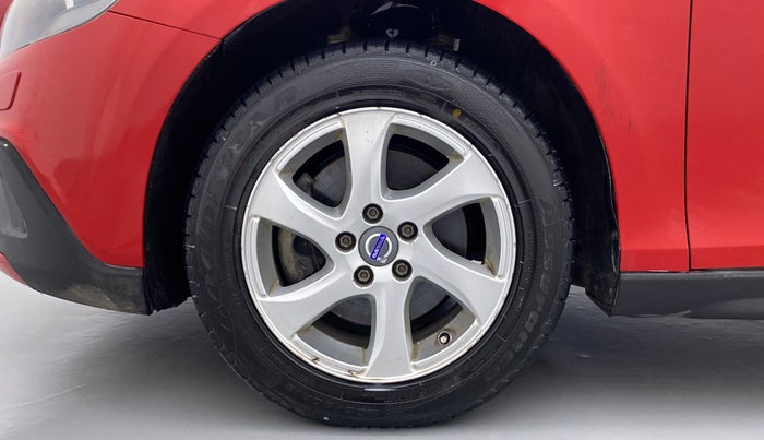 2015 Volvo V40 Cross Country T4 MOMENTUM, Petrol, Automatic, 21,635 km, Left Front Wheel