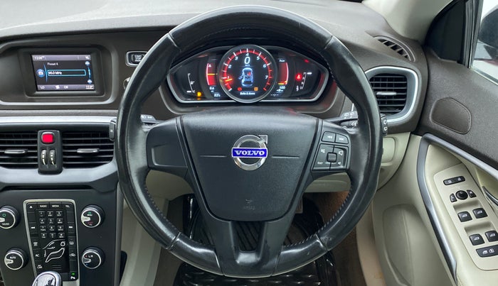 2015 Volvo V40 Cross Country T4 MOMENTUM, Petrol, Automatic, 21,635 km, Steering Wheel Close Up