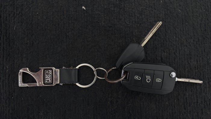 PEUGEOT 2008-Key Close-up