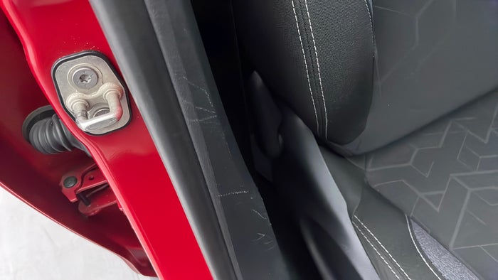 PEUGEOT 2008-Pillar RHS B Scratch