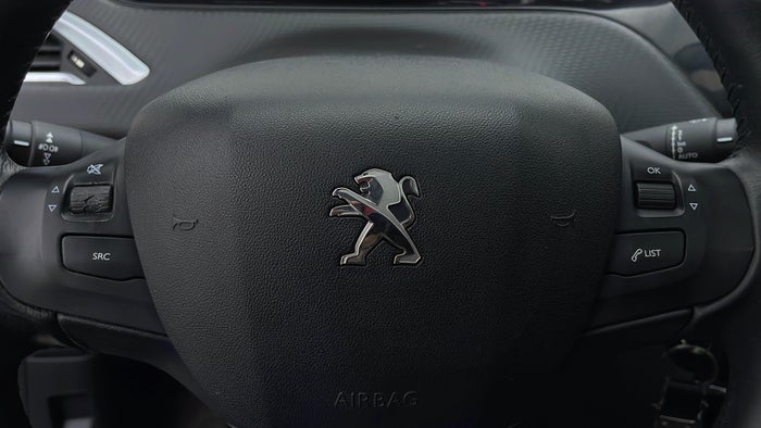 PEUGEOT 2008-Drivers Control