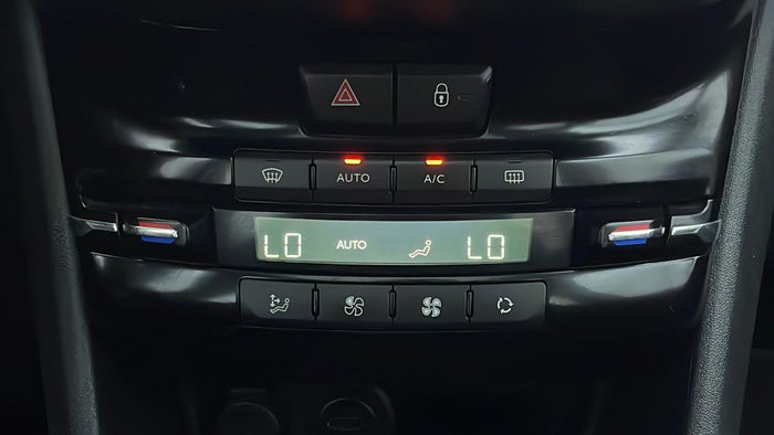 PEUGEOT 2008-Automatic Climate Control