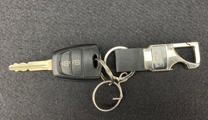 2019 Hyundai Grand i10 MAGNA 1.2 VTVT, Petrol, Manual, 4,229 km, Key Close Up