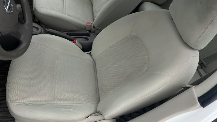 NISSAN SUNNY-Seat LHS Front Stain