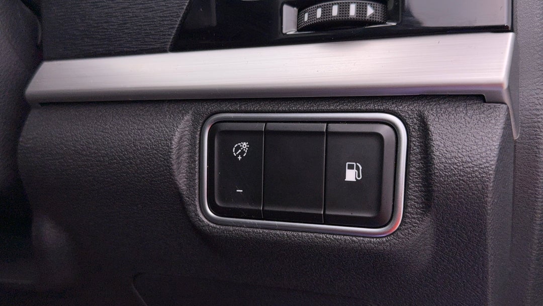 2017 Haval H6 Lux, Automatic, 128514 km, Utility Switches/Buttons