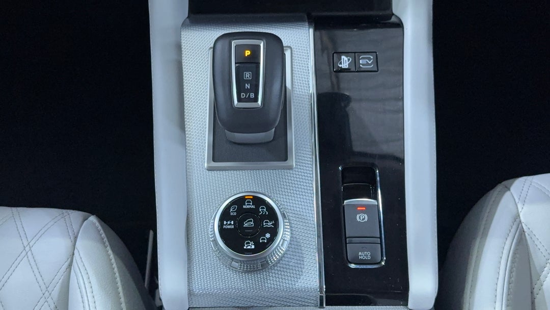 2023 Mitsubishi Outlander Phev Exceed 5+2 Seat (AWD), Automatic, 73779 km, Gear Lever 