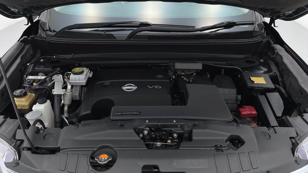2016 Nissan Pathfinder St (4x2), Automatic, 111093 km, Open Bonnet (Engine)