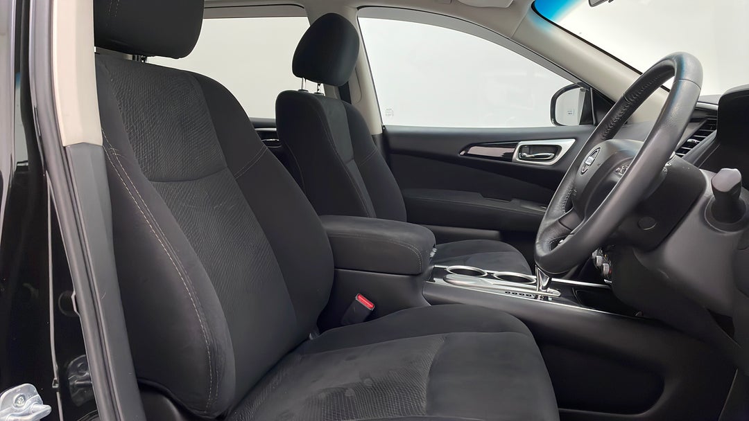 2016 Nissan Pathfinder St (4x2), Automatic, 111093 km, Right Side Front Door Cabin View