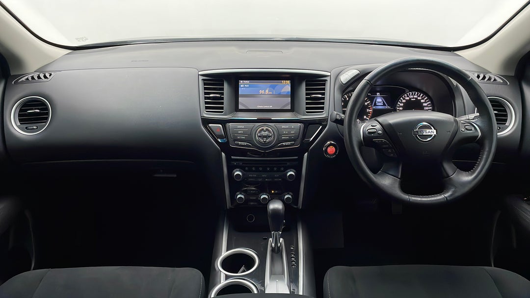 2016 Nissan Pathfinder St (4x2), Automatic, 111093 km, Dashboard View