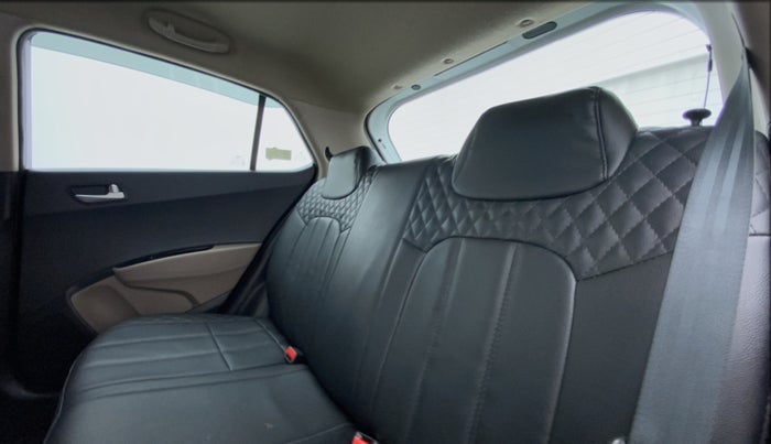 2019 Hyundai Grand i10 SPORTZ 1.2 KAPPA VTVT, Petrol, Manual, 32,723 km, Right Side Rear Door Cabin