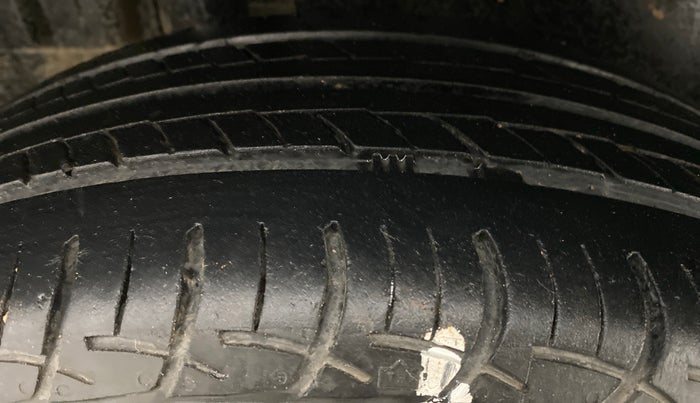 2016 Maruti Swift ZDI, Diesel, Manual, 85,265 km, Right Rear Tyre Tread