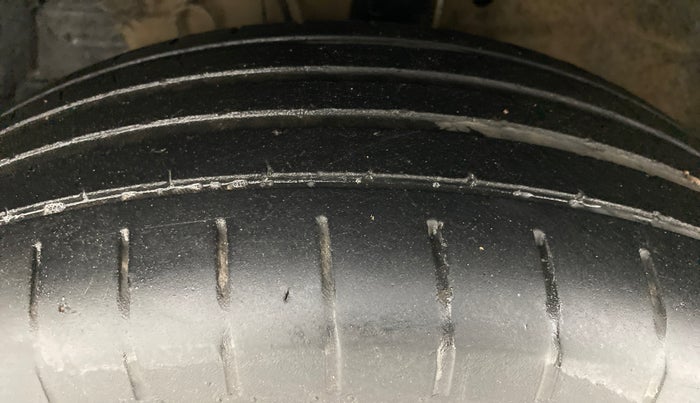 2016 Maruti Swift ZDI, Diesel, Manual, 85,265 km, Left Front Tyre Tread