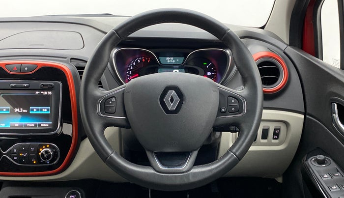 2019 Renault Captur PLATINE PETROL DUAL TONE, Petrol, Manual, 26,583 km, Steering Wheel Close Up