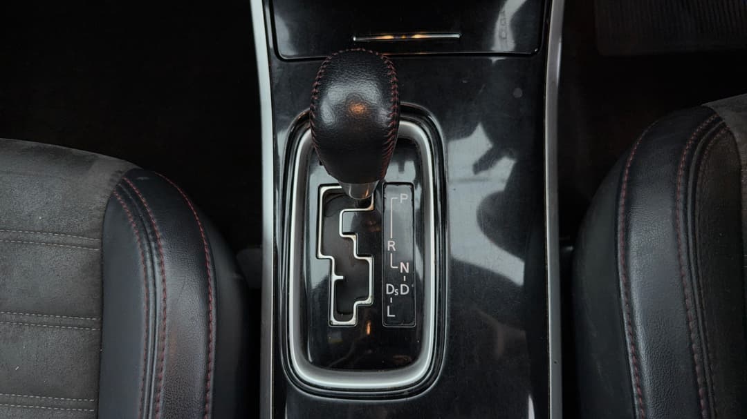 2021 Mitsubishi Outlander Black Edition 7 Seat (2WD), Automatic, 108113 km, Gear Lever 