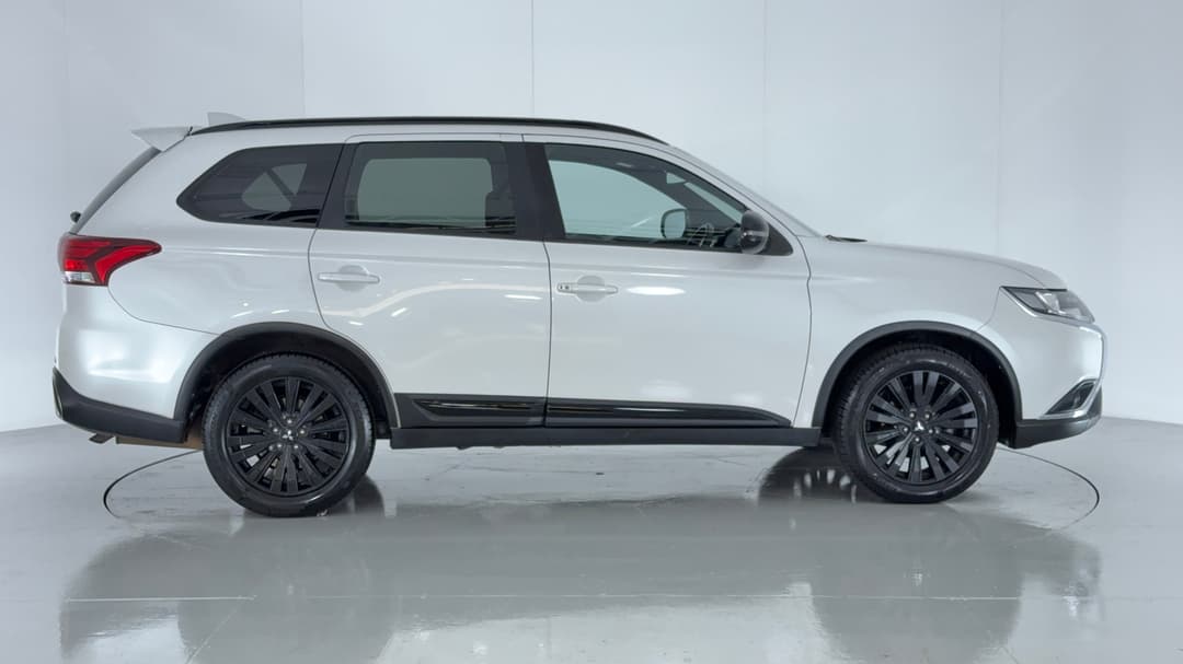 2021 Mitsubishi Outlander Black Edition 7 Seat (2WD), Automatic, 108113 km, Right Side View