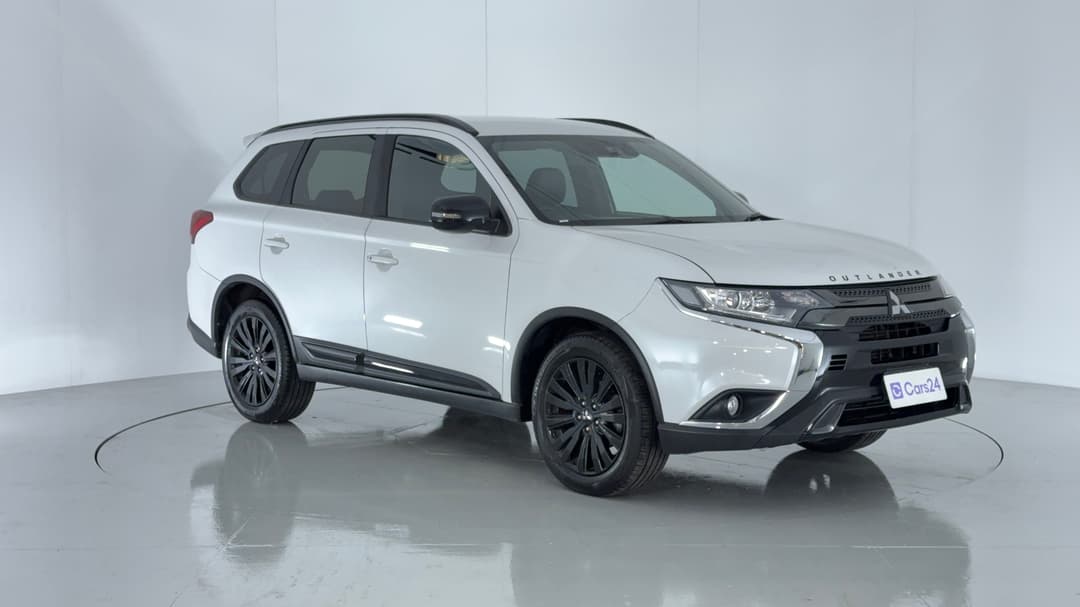 2021 Mitsubishi Outlander Black Edition 7 Seat (2WD), Automatic, 108113 km, Right Front Diagonal (45- Degree) View