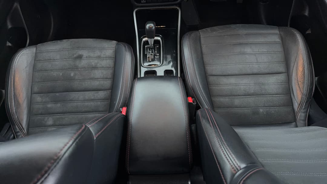 2021 Mitsubishi Outlander Black Edition 7 Seat (2WD), Automatic, 108113 km, Center Console