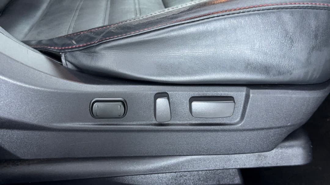 2021 Mitsubishi Outlander Black Edition 7 Seat (2WD), Automatic, 108113 km, Drivers Side Adjustment Panel