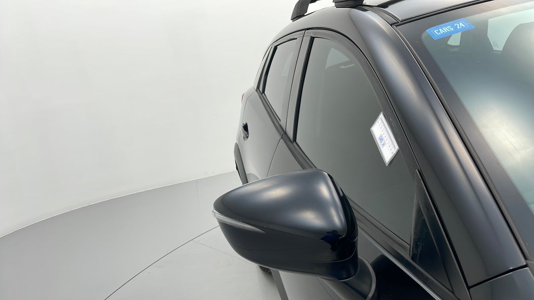 Doors Front RHS Lining broken / damaged