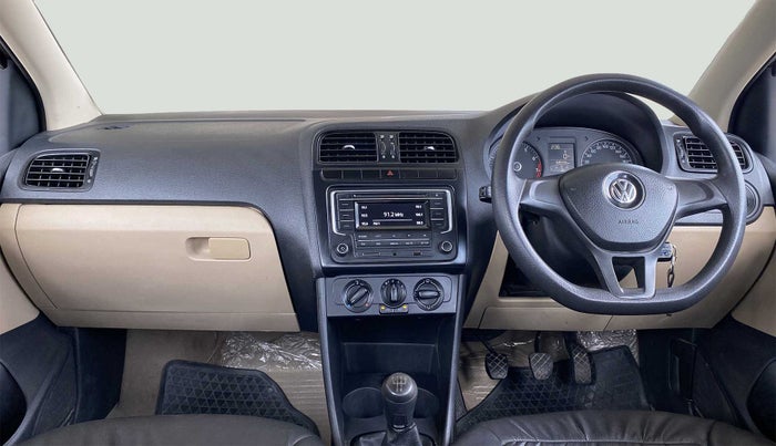 2016 Volkswagen Ameo COMFORTLINE 1.2, Petrol, Manual, 68,597 km, Dashboard