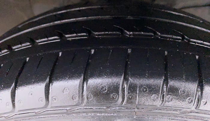 2015 Honda Jazz 1.2 VX I-VTECH, Petrol, Manual, 82,382 km, Right Front Tyre Tread