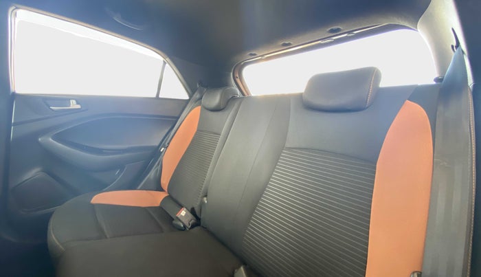 2018 Hyundai i20 Active 1.4 SX, Diesel, Manual, 22,347 km, Right Side Rear Door Cabin