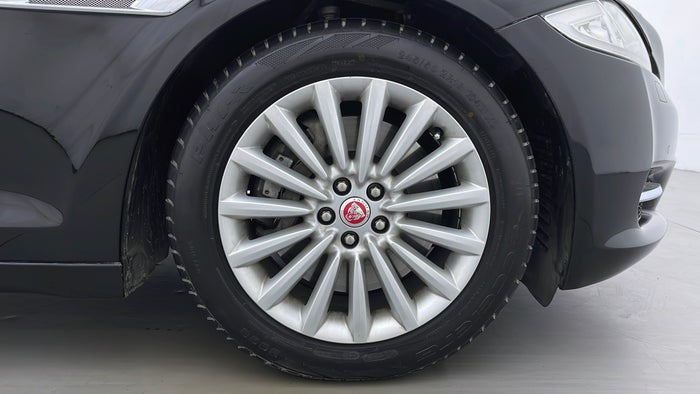 JAGUAR XJ-Right Front Tyre