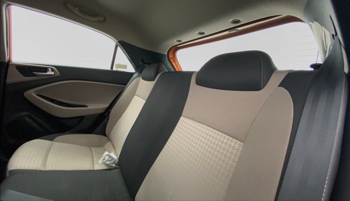 2019 Hyundai Elite i20 1.2 SPORTS PLUS VTVT, Petrol, Manual, 9,975 km, Right Side Door Cabin View