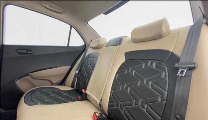 2017 Hyundai Xcent E PLUS, Petrol, Manual, 39,496 km, Right Side Rear Door Cabin