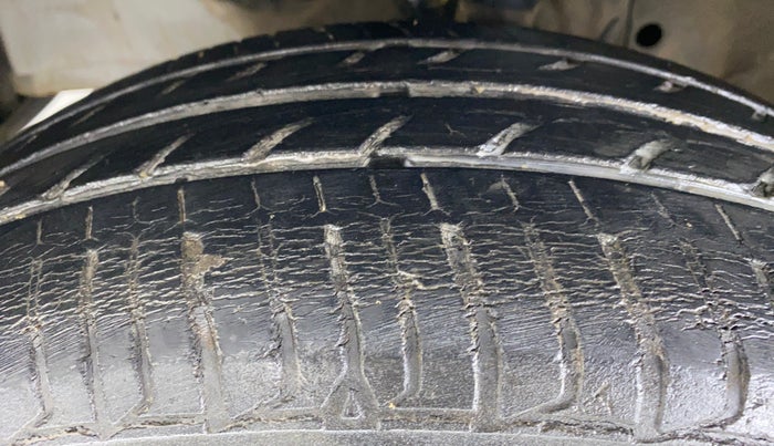 2014 Honda City VX CVT PETROL, Petrol, Automatic, 33,611 km, Left Front Tyre Tread
