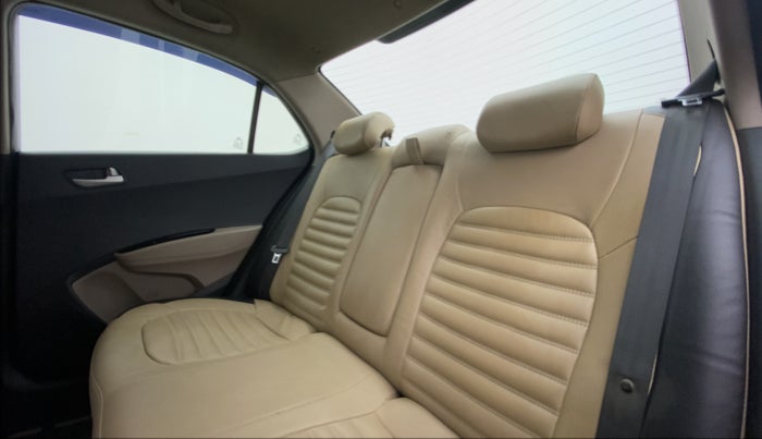 2014 Hyundai Xcent S 1.2, Petrol, Manual, 31,300 km, Right Side Rear Door Cabin