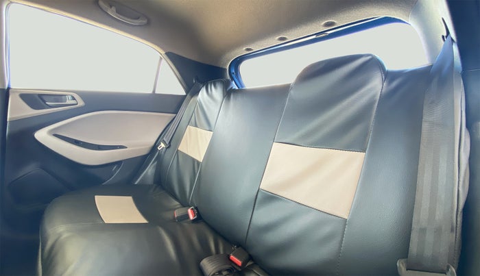 2017 Hyundai Elite i20 SPORTZ 1.2, Petrol, Manual, 29,628 km, Right Side Rear Door Cabin