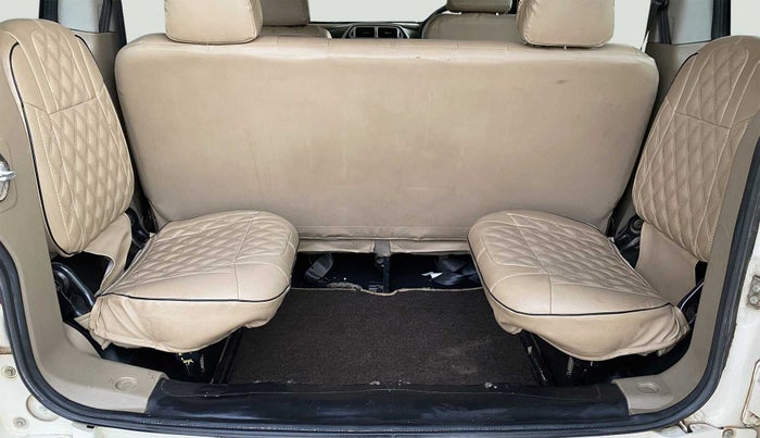 2018 Mahindra TUV300 T8, Diesel, Manual, 39,628 km, Third Seat Row ( optional )