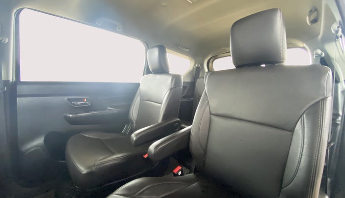 2019 Maruti XL6 ALPHA AT SHVS, Petrol, Automatic, 1,00,097 km, Right Side Rear Door Cabin