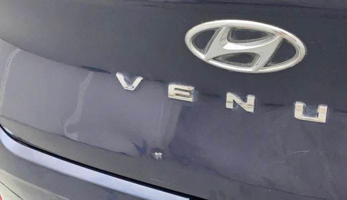 2020 Hyundai VENUE S 1.2, Petrol, Manual, 42,533 km, Dicky (Boot door) - Minor scratches