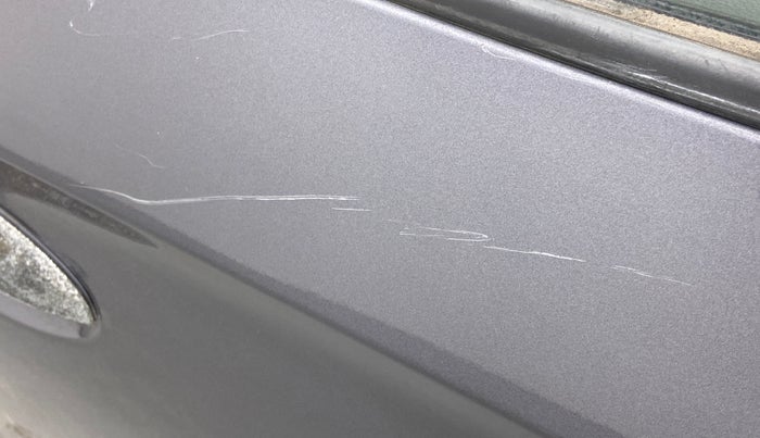 2018 Hyundai Eon SPORTZ, Petrol, Manual, 45,136 km, Driver-side door - Minor scratches