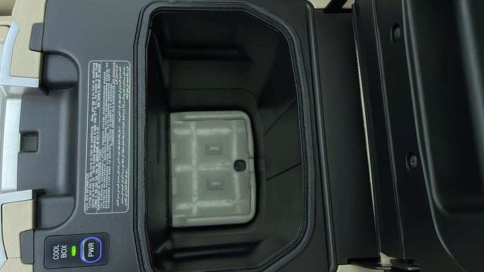 TOYOTA LAND CRUISER-Cooler Box