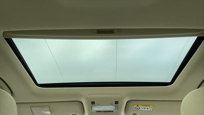 TOYOTA LAND CRUISER-Interior Sunroof/Moonroof