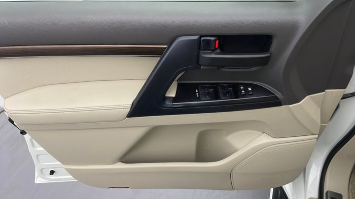 TOYOTA LAND CRUISER-Driver Side Door Panels Controls