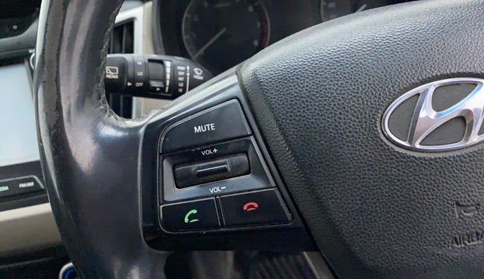 2016 Hyundai Creta SX PLUS AT 1.6 PETROL, Petrol, Automatic, 88,988 km, Steering wheel - Sound system control not functional