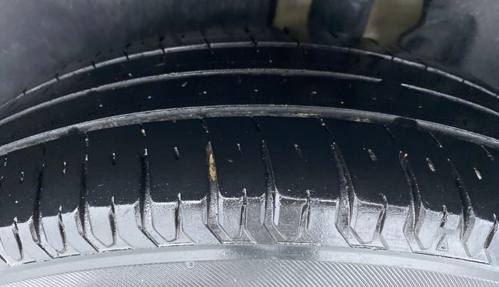 2019 Maruti Dzire VXI, Petrol, Manual, 27,832 km, Left Rear Tyre Tread