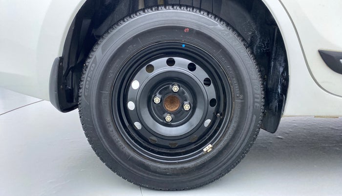 2019 Maruti Dzire VXI, Petrol, Manual, 27,832 km, Right Rear Wheel